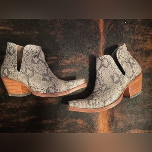 Ariat Dixon Booties